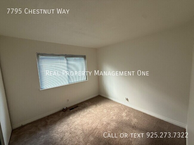 Building Photo - 7795 Chestnut Way