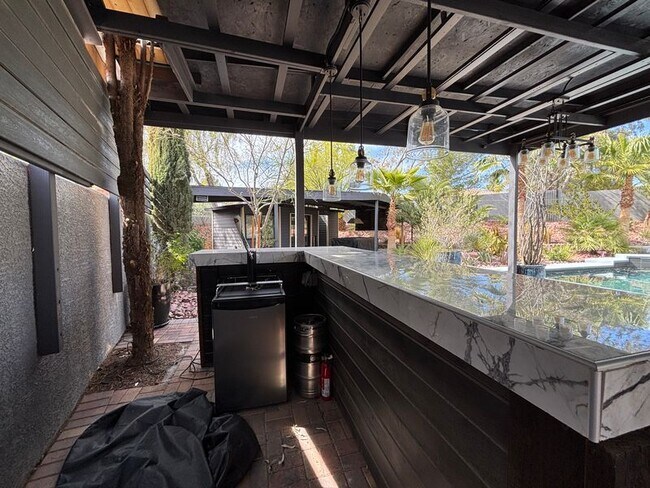 Building Photo - 11548 Valentino Ln