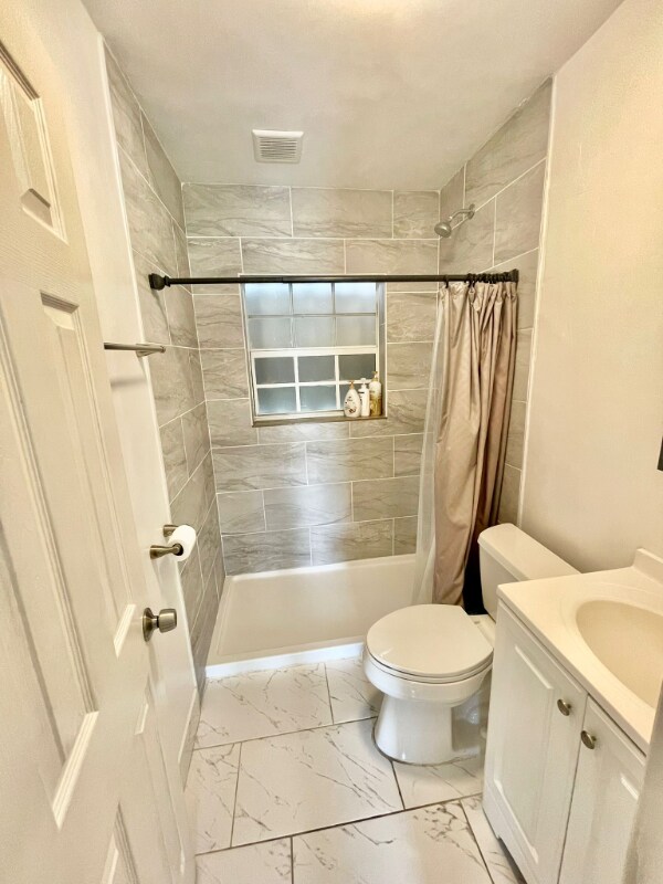 Building Photo - 112 SW 67th Ave