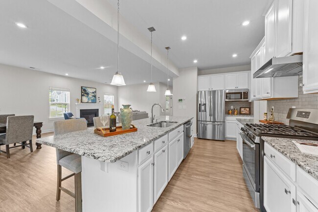 Building Photo - 3700 Horton Hill Dr