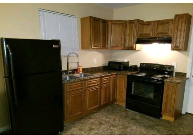 Building Photo - 3121 Urquhart St