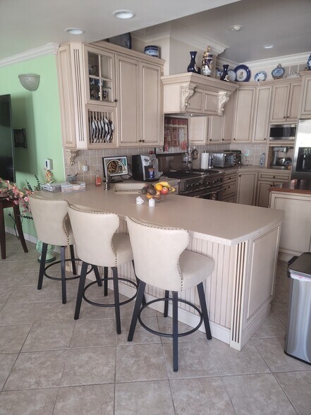 Kitchen - 408 E Boone St