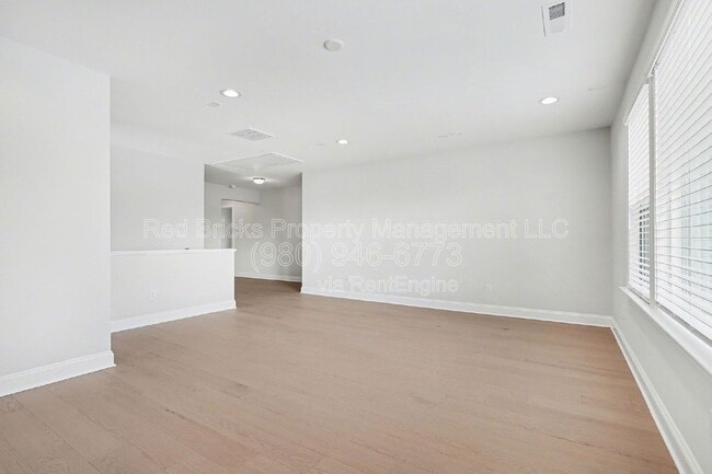 Building Photo - 4611 Tulle Dr