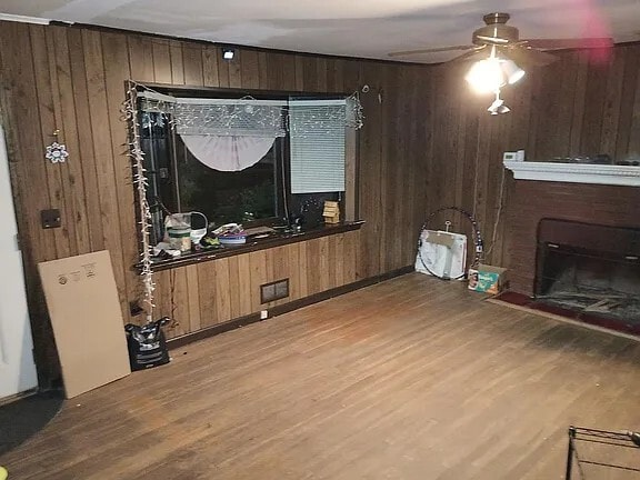 Building Photo - 1656 Hamburg Tpke