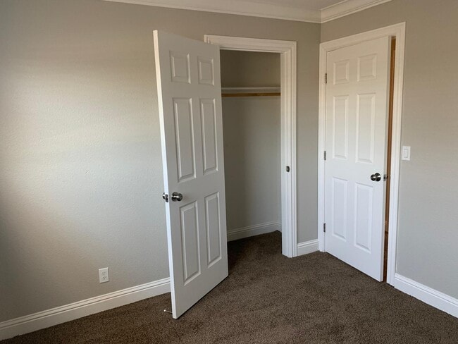 Building Photo - 2418 R St