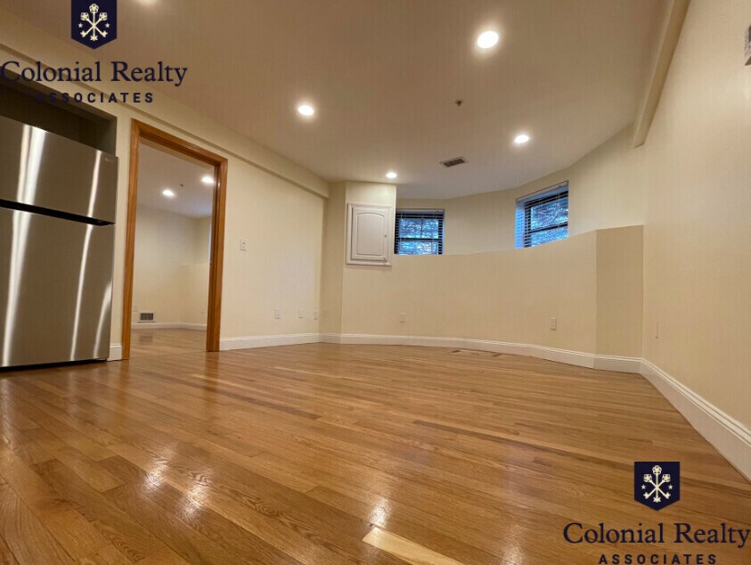 Building Photo - 1801 Beacon St