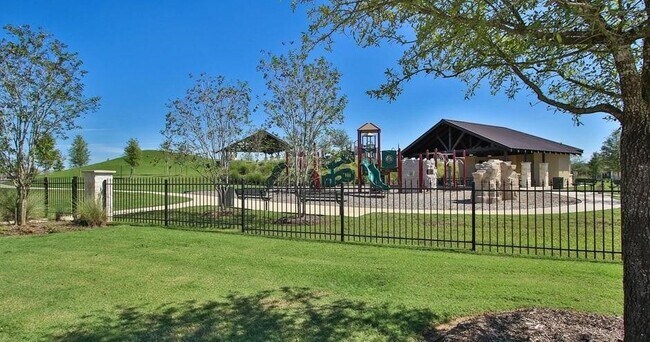 Building Photo - 20615 Silver Tea Ave