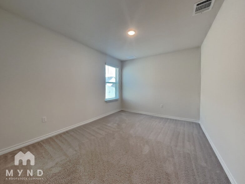 Building Photo - 2909 Salvidar Bend