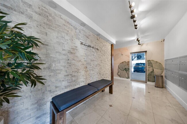 Building Photo - 7133 Bay Dr