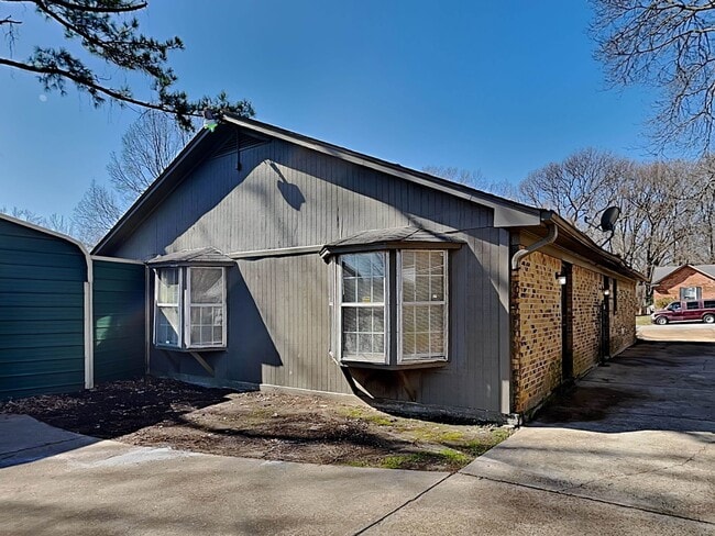 Building Photo - 5010 Penwood Cove