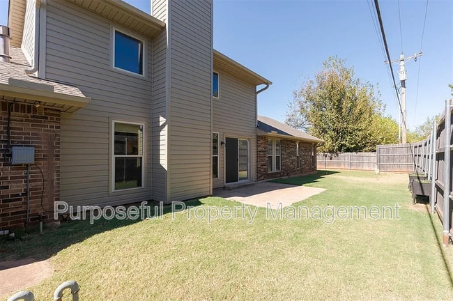 Building Photo - 2501 Patti Pl