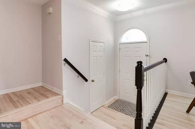 Entrance Stairway - 5519 Stroud Ct