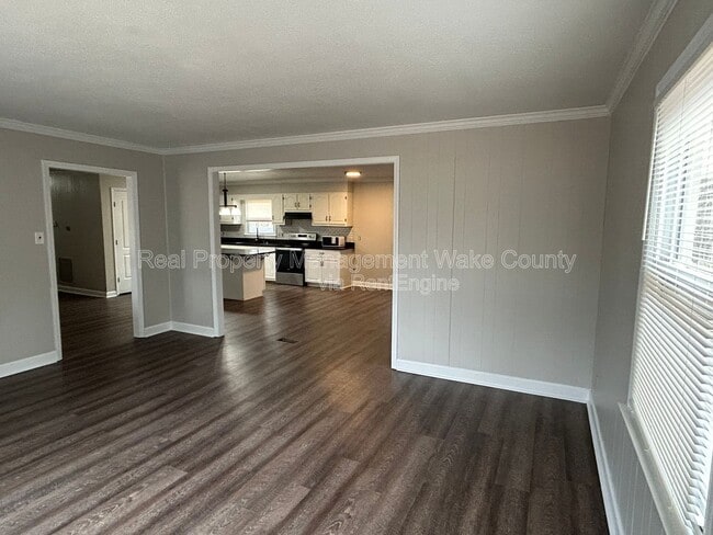 Building Photo - 606 Infinity Rd