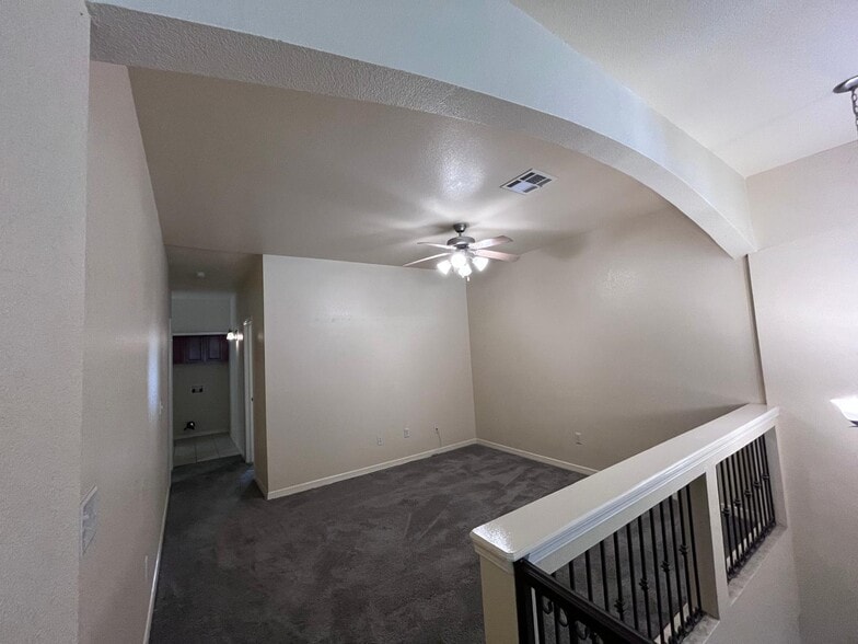 Building Photo - 3150 N Yarbrough Dr