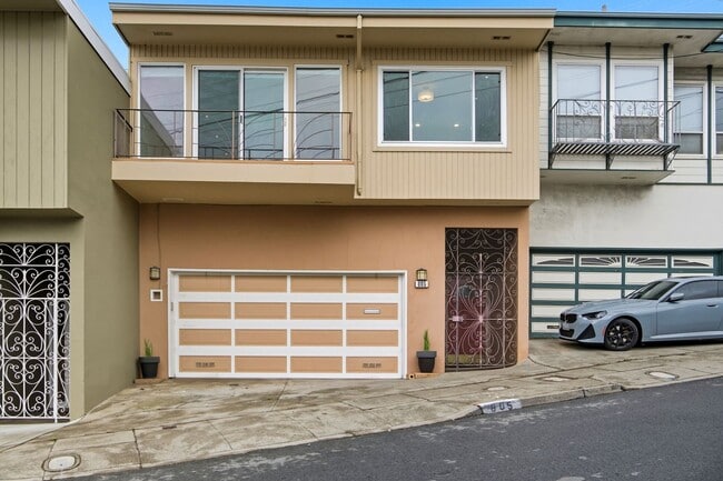 Building Photo - 805 Foerster St