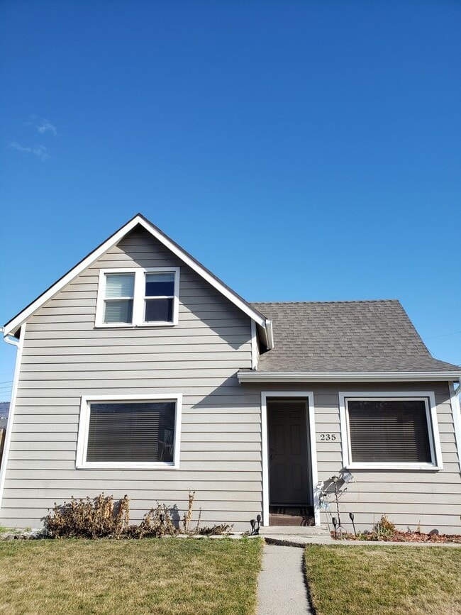 Primary Photo - 2+ Bedroom, 2 bathroom Charming Home Avail...