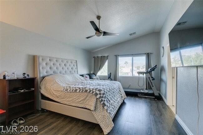 Building Photo - 3816 Hollycroft Dr