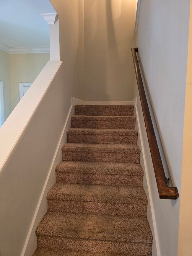 Building Photo - 2 Story 4 BR