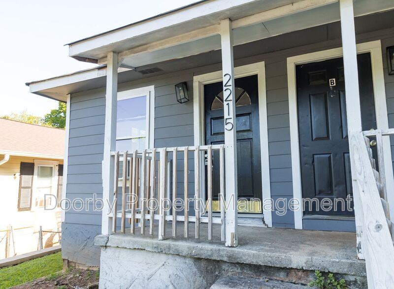 Primary Photo - 2215 Allin St
