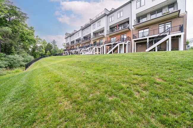 Building Photo - 1521 Ribbon Limestone Terrace SE