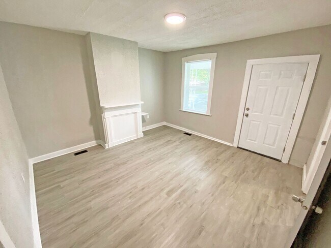 Building Photo - Home on Market