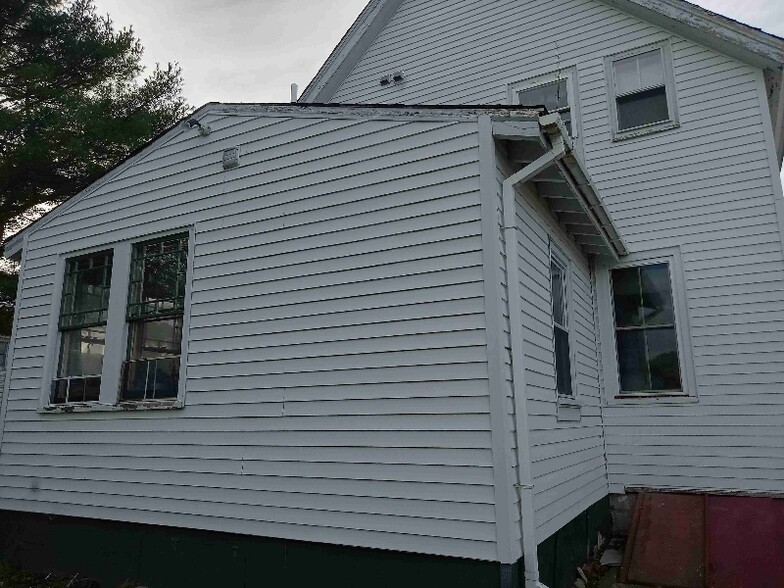 Building Photo - 25 Spruce St