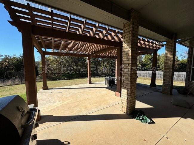 Building Photo - 5709 Asheville Wy