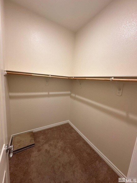 Building Photo - 8370 Simsbury Dr