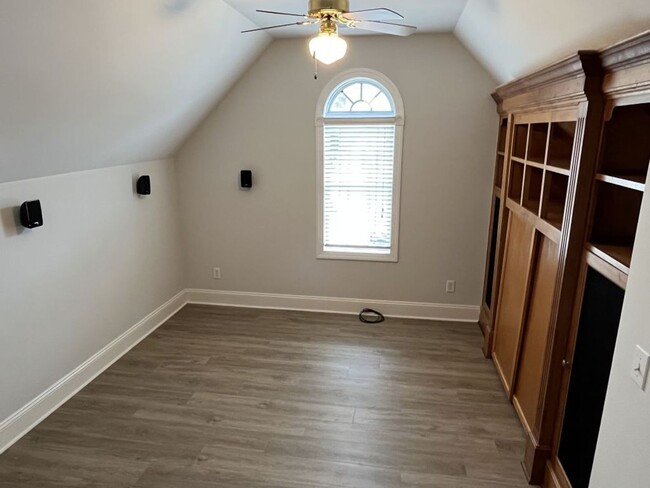 Building Photo - Refreshed 4 Bed home in Ballantyne