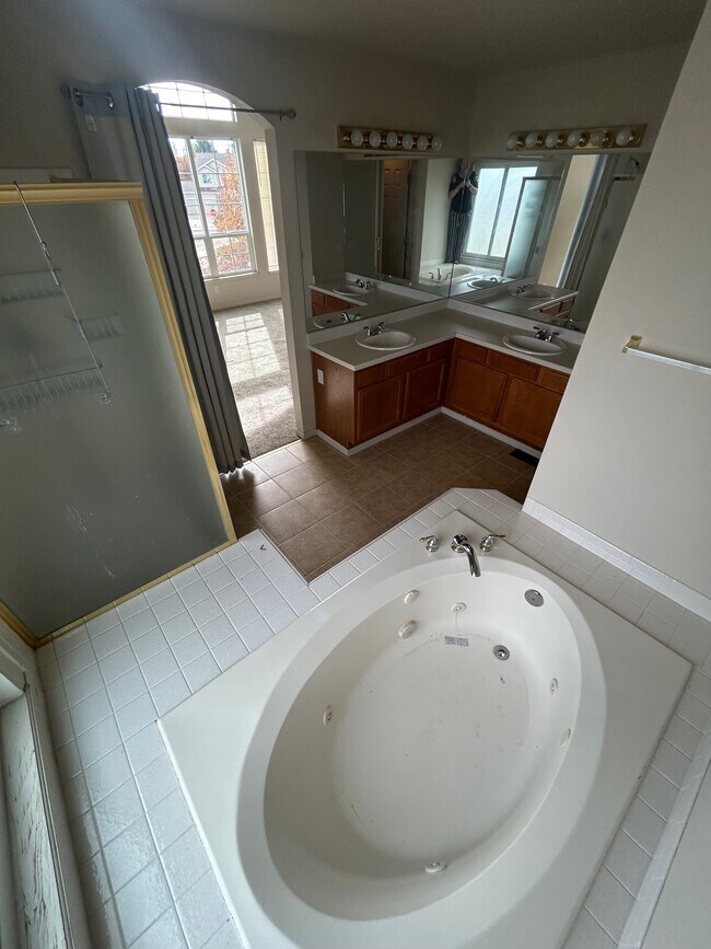 Building Photo - 9060 Strand Way