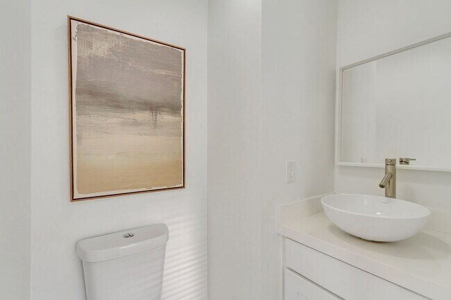 Building Photo - Elegant Yale Crest Bungalow in the Heart o...