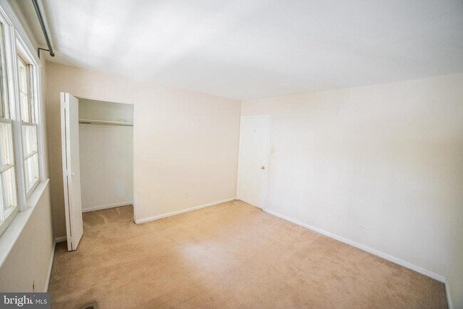 Building Photo - 2300 Naudain St