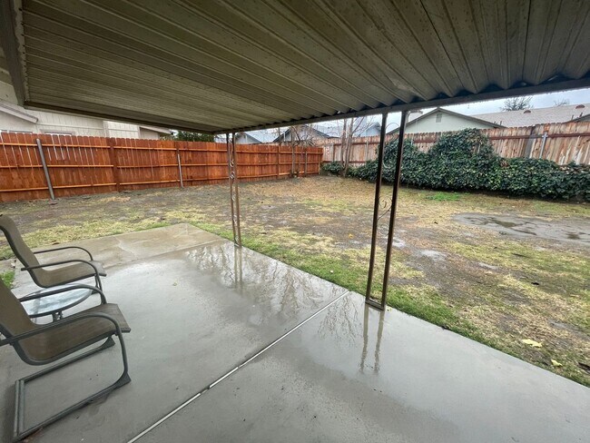 Building Photo - 43841 Nathan Dr