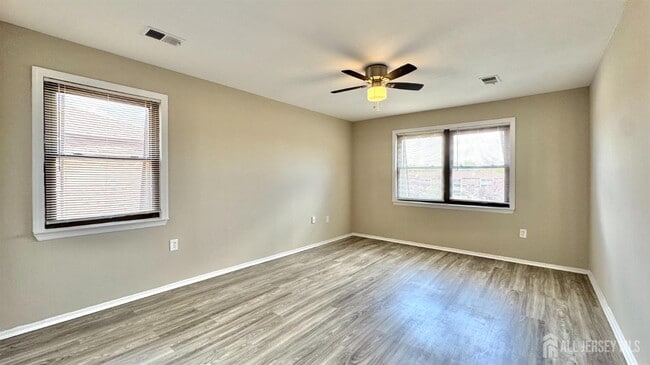 Building Photo - 1511 Raspberry Ct