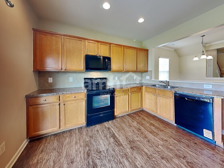 Building Photo - 8018 McKee Dr