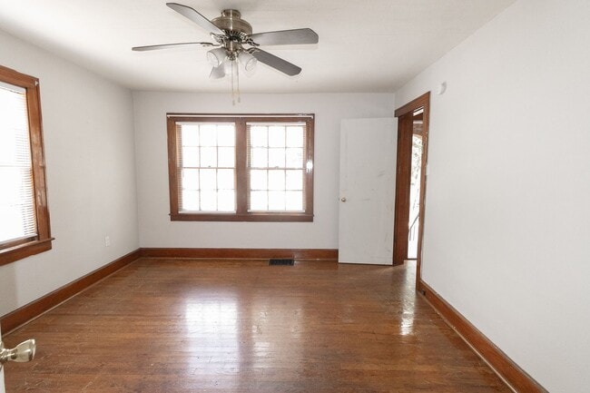 Building Photo - Charming 3 bed | 2 bath home in the heart ...