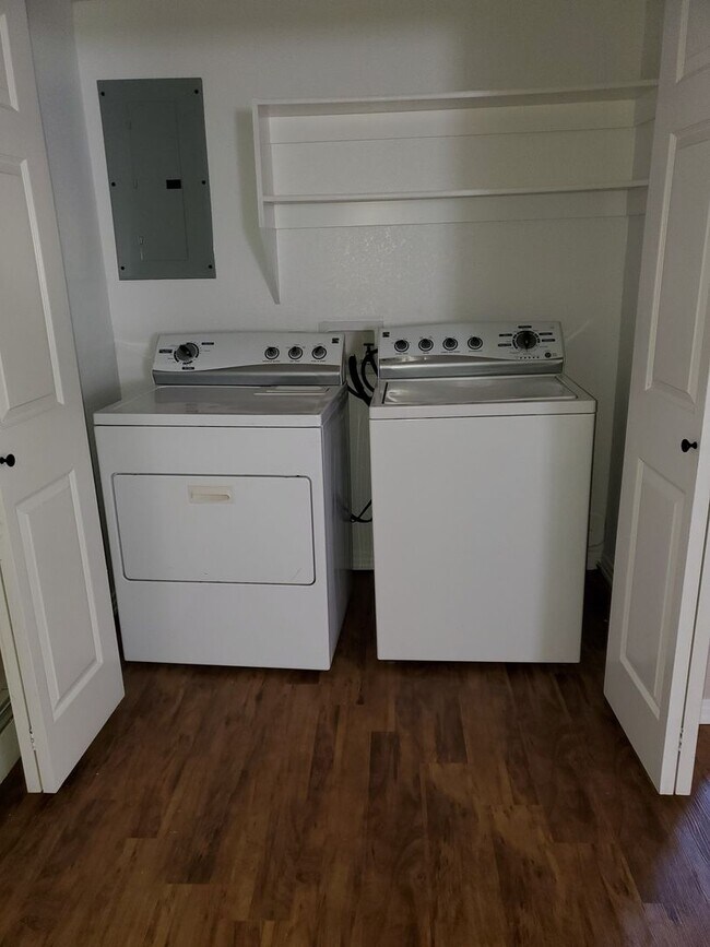 Building Photo - 2012 Remington St