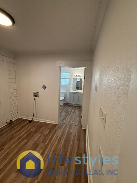 Laundry Room w/Washer & Dryer Hookup - 1750 Maple Ave
