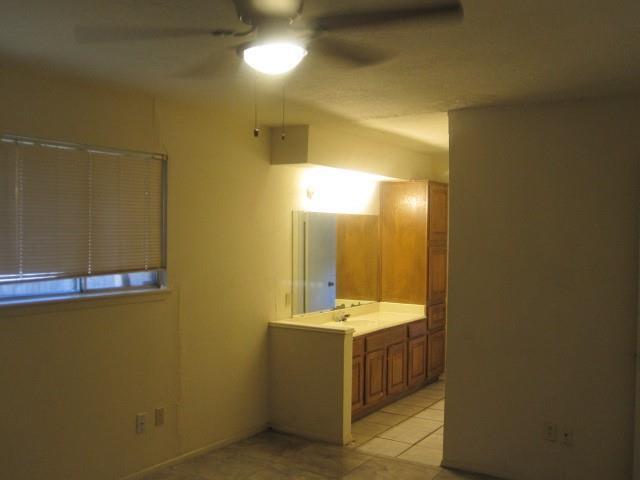 Building Photo - 10826 Sugar Hill Dr