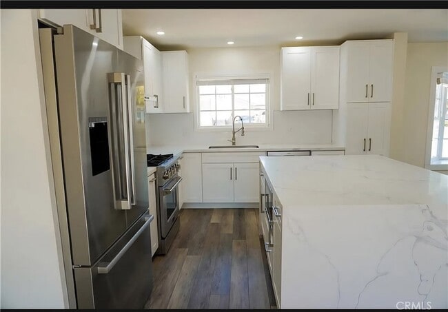 Building Photo - 18271 Roberta Cir