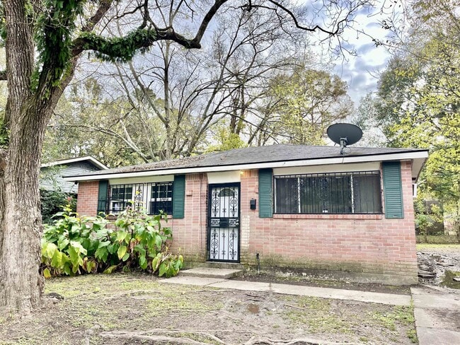 Building Photo - 7440 Richey Dr