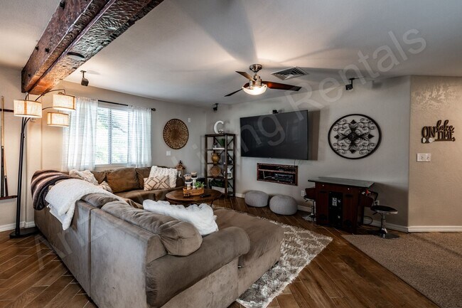 Building Photo - FURNISHED POOL HOME FOR APRIL 2026