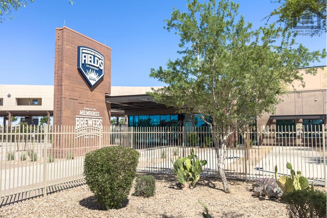 Building Photo - 3Bed/2Bath Townhouse at 47th Ave/Maryland Ave! Ready for Immediate Move-In! – FENCED-IN YARD!
