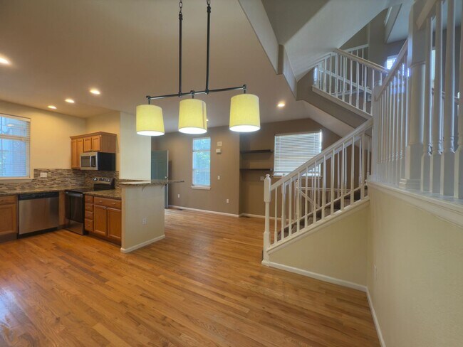 Building Photo - $O DEPOSIT OPTION. SPACIOUS 3-BEDROOM TOWNHOUSE IN KENSINGTON TOWNHOMES