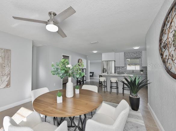 Building Photo - 6206 S Adelia Ave