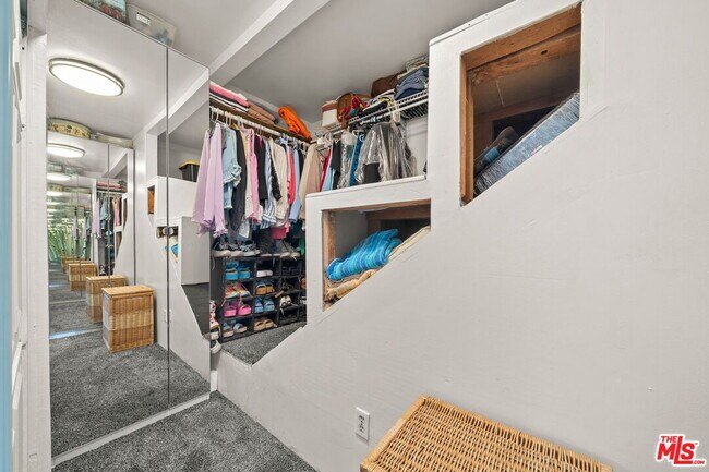 Building Photo - 5732 6th Ave