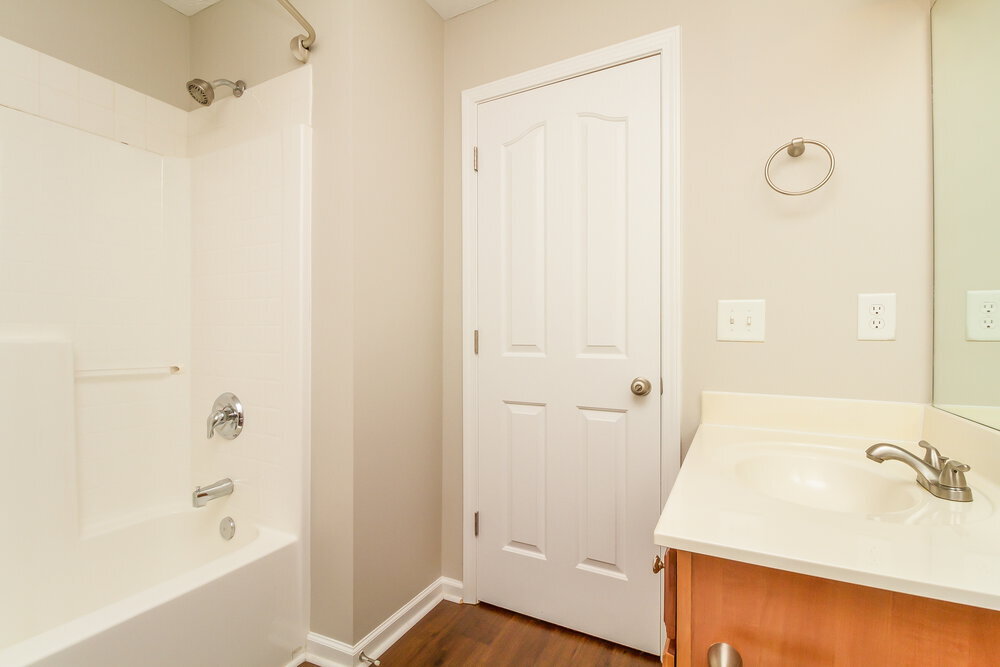 Building Photo - 913 Harvest Grove Dr