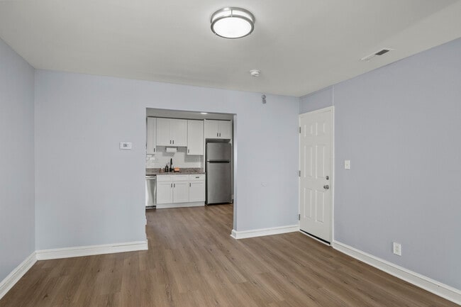 Building Photo - 2207 Callow Ave