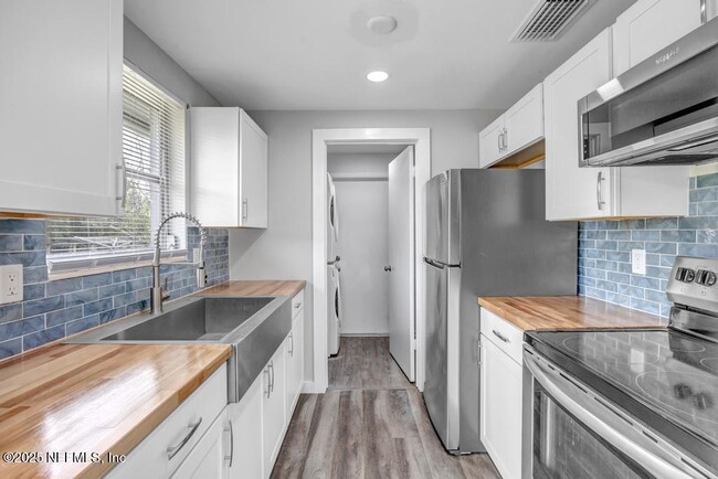 Building Photo - 269 Hermosa Ct