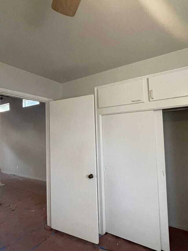 Building Photo - 4448-4450 Avocado St